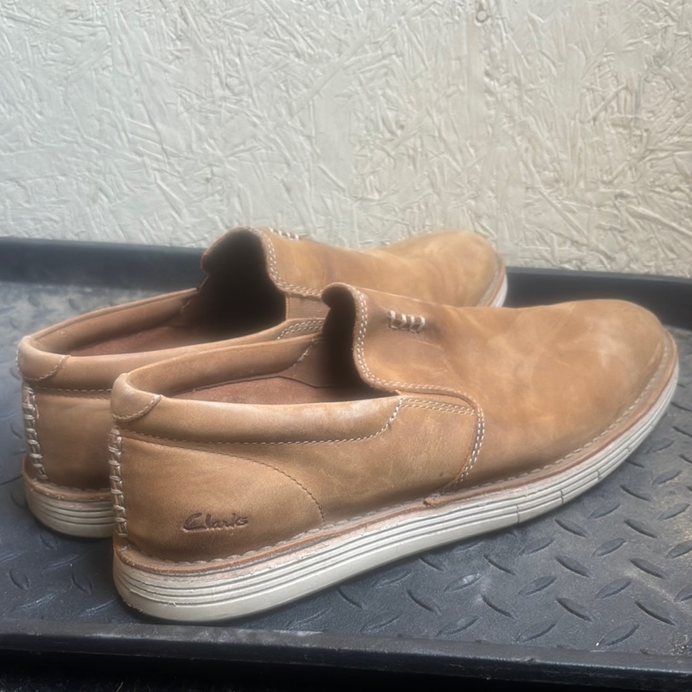 Clarks Men's Brown Leather Slip-On Loafers